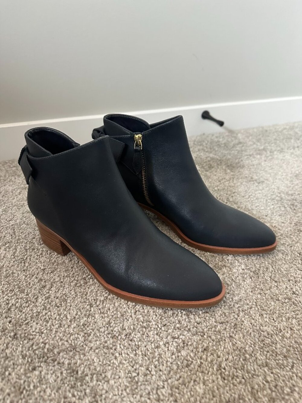 Talbots Indigo Blue Via Knot Ankle Booties Size 7.5 Classic Low Heel